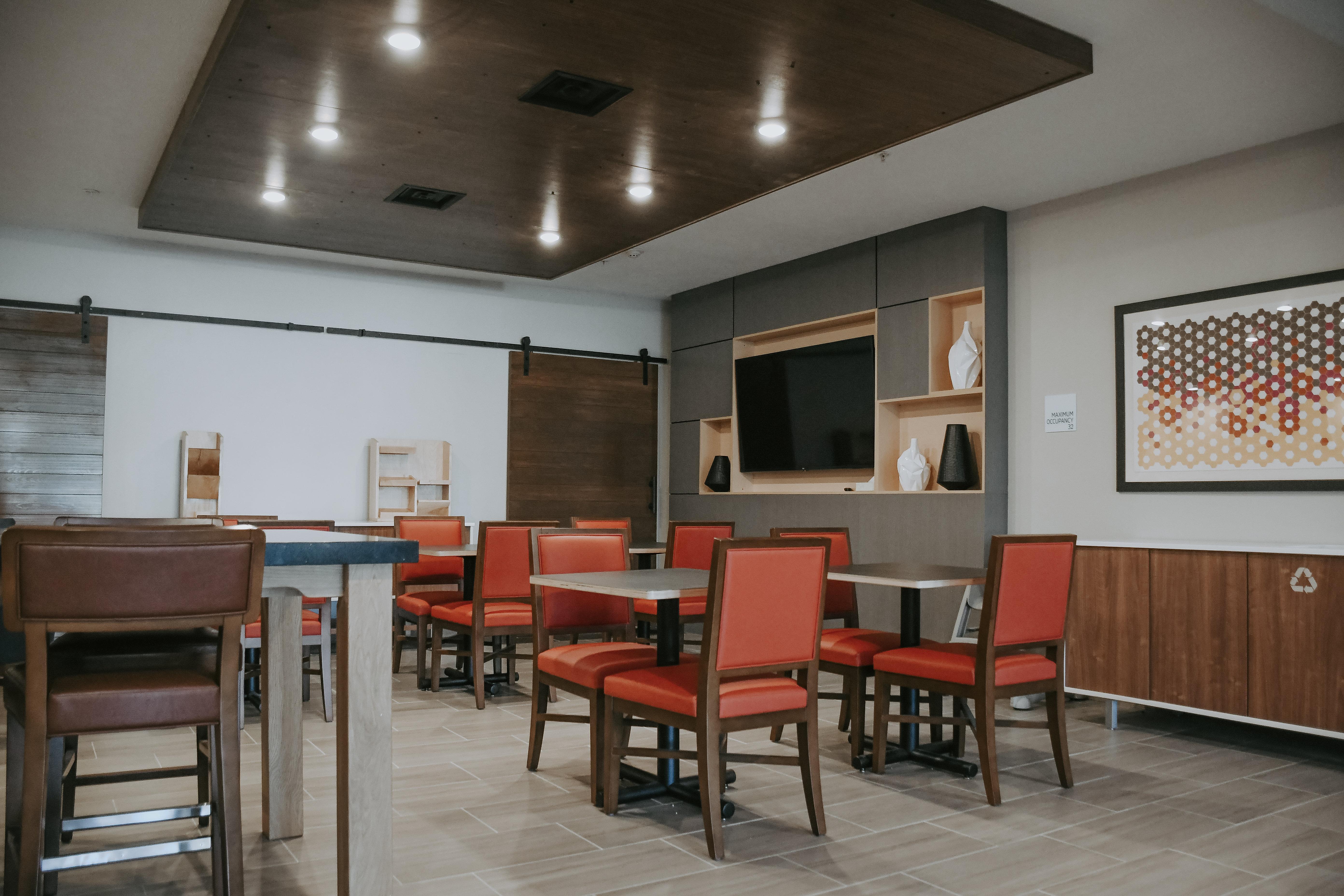 Holiday Inn Express Hotel & Suites Lincoln South By Ihg Buitenkant foto