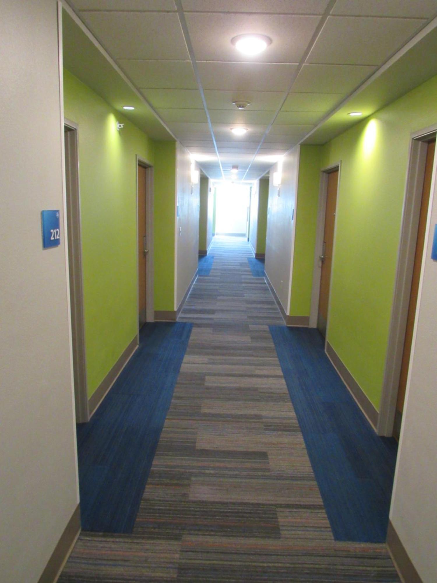 Holiday Inn Express Hotel & Suites Lincoln South By Ihg Buitenkant foto