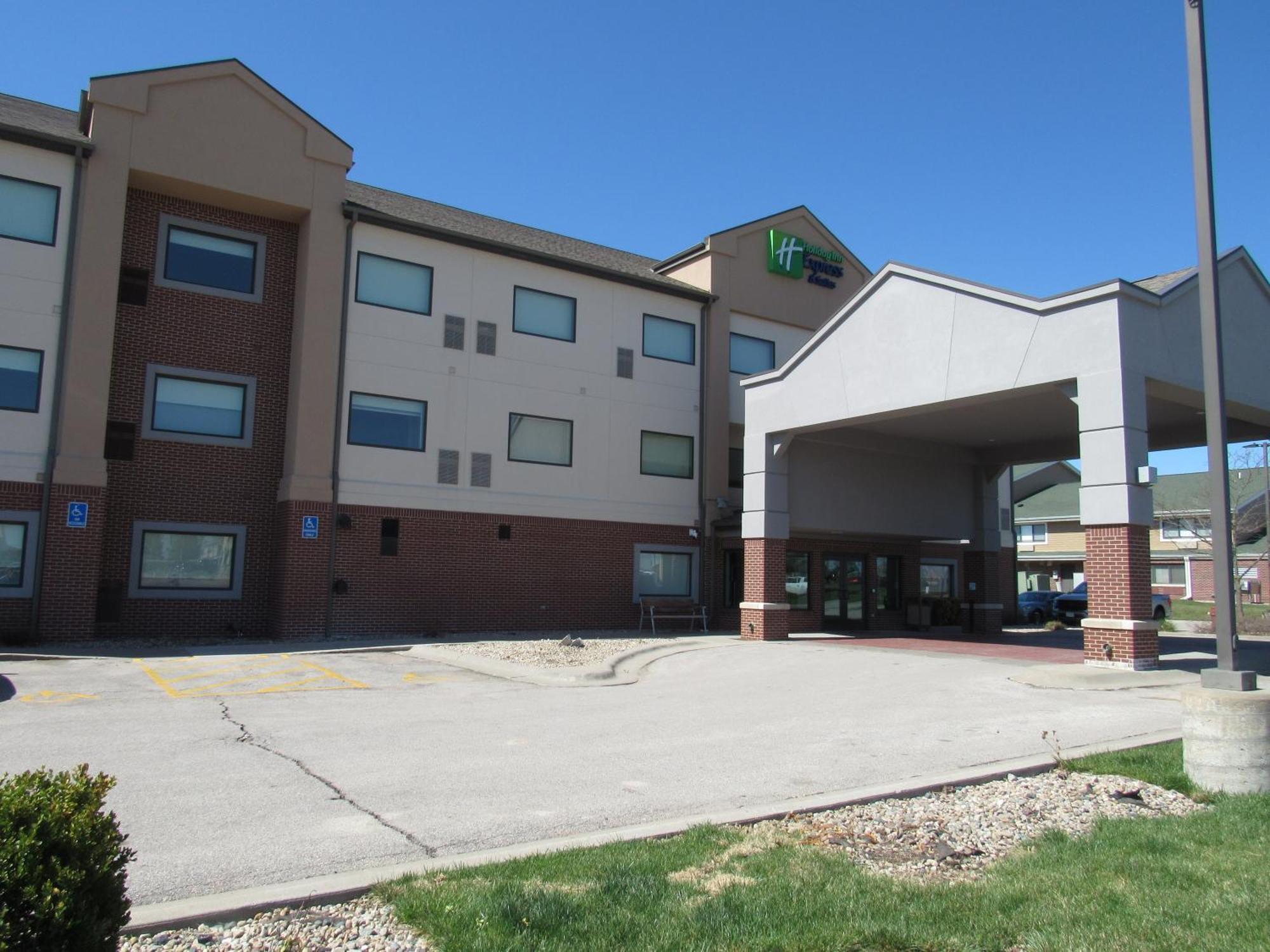 Holiday Inn Express Hotel & Suites Lincoln South By Ihg Buitenkant foto