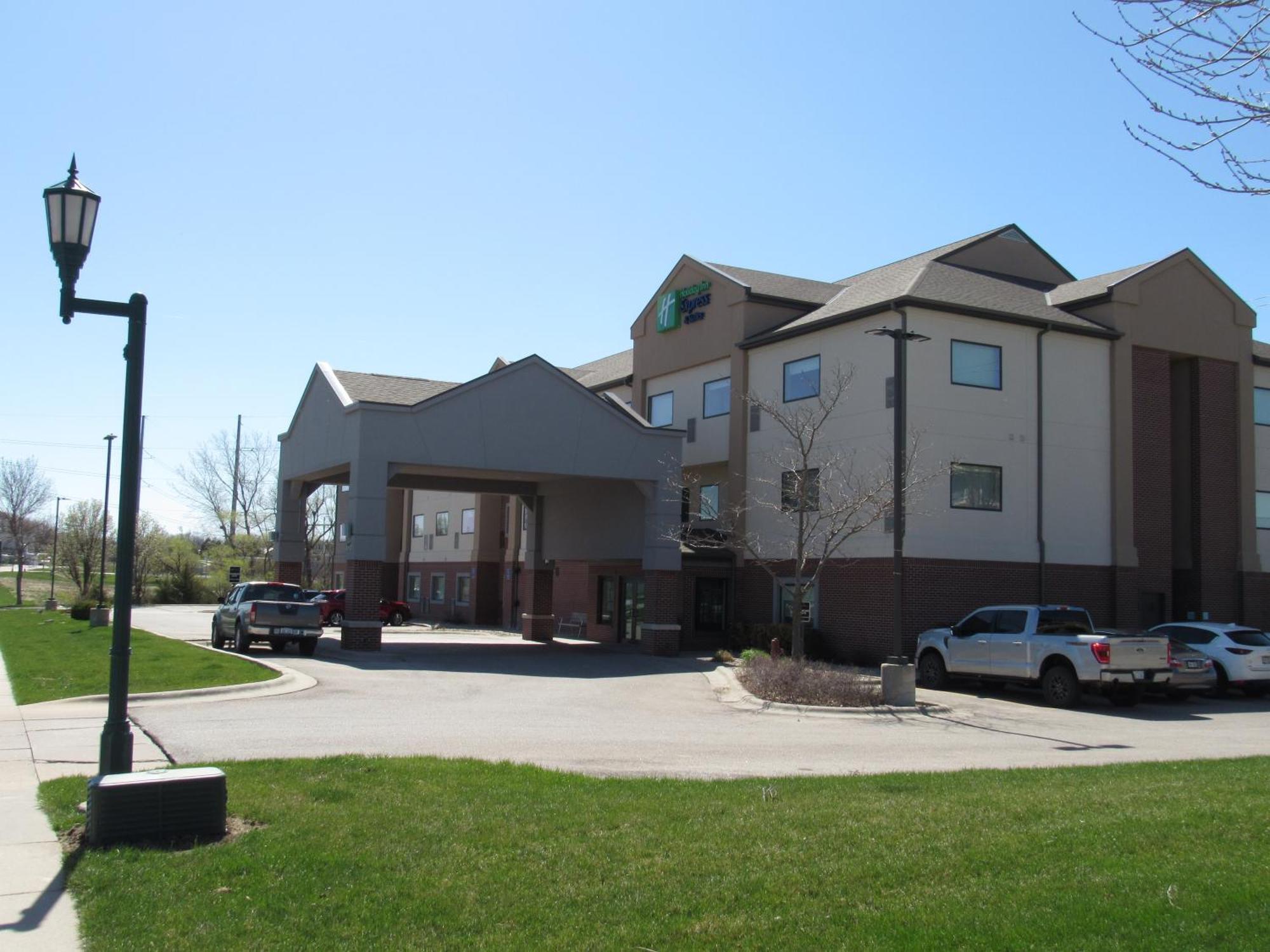 Holiday Inn Express Hotel & Suites Lincoln South By Ihg Buitenkant foto