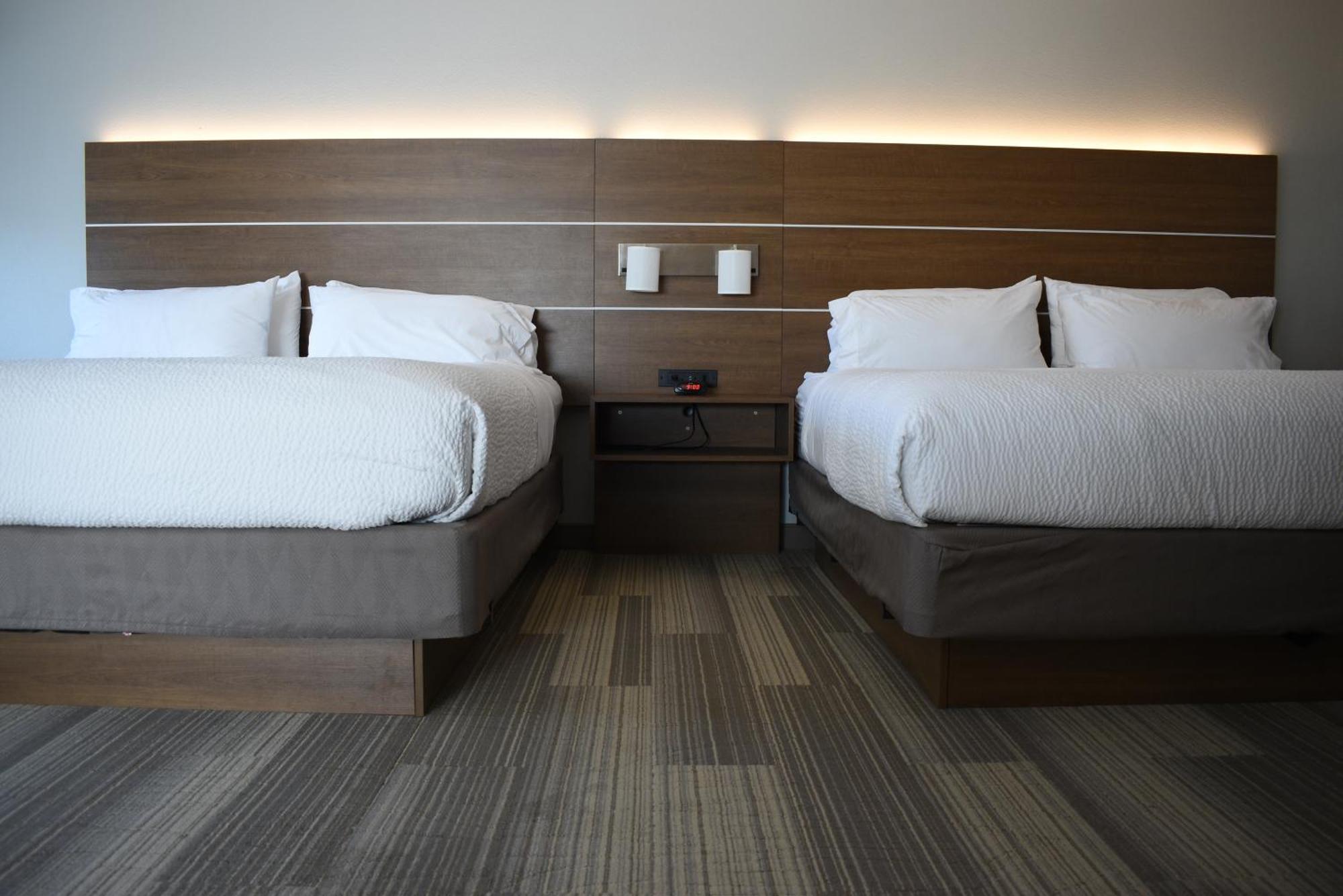 Holiday Inn Express Hotel & Suites Lincoln South By Ihg Buitenkant foto